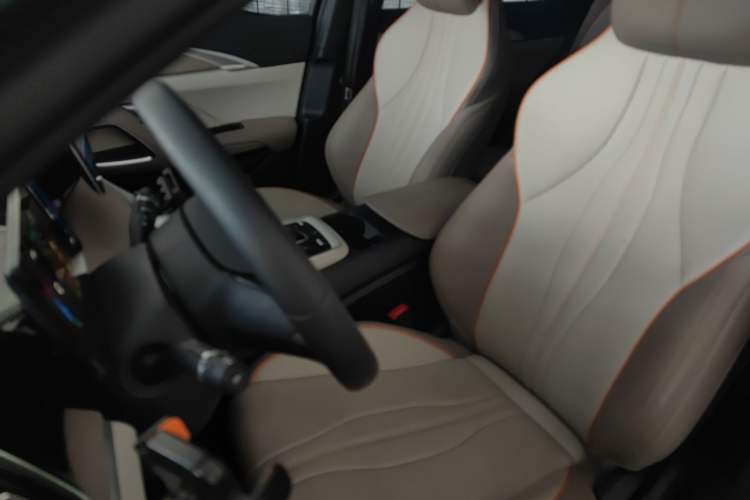 Used BYD Song Pro New Energy 2024 HONOR Edition DM-i 71KM Navigation Model
