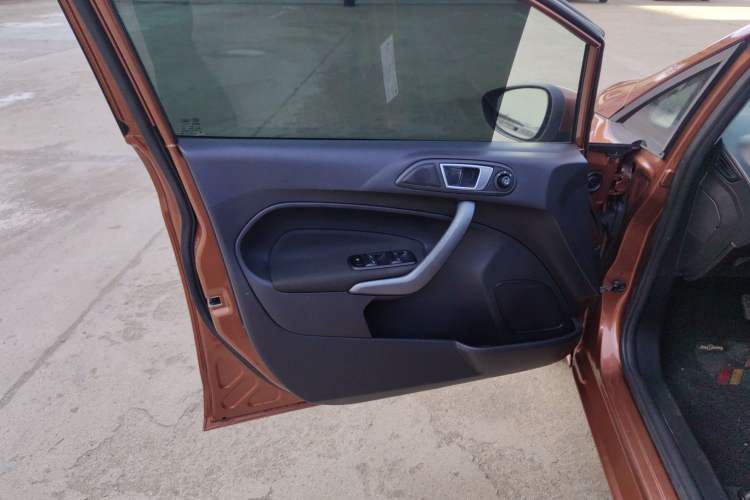 Used Ford Fiesta 2013 Hatchback 1.5L Automatic Fashion Edition
