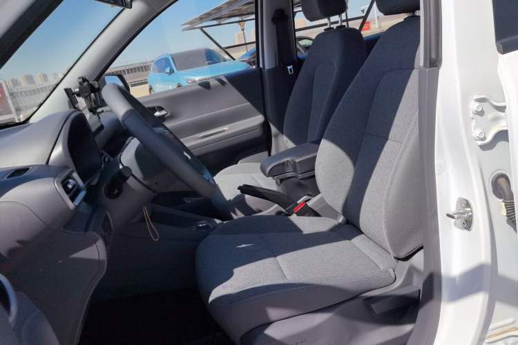 Used Wuling Hongguang New Energy 2025 Extended-Range Hybrid 50KM Comfort Version