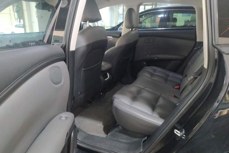 Used IM LS6 2023 Max Standard Edition Interior 2