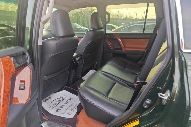 Used Toyota Prado 2016 2.7L Automatic Standard Edition Interior 2