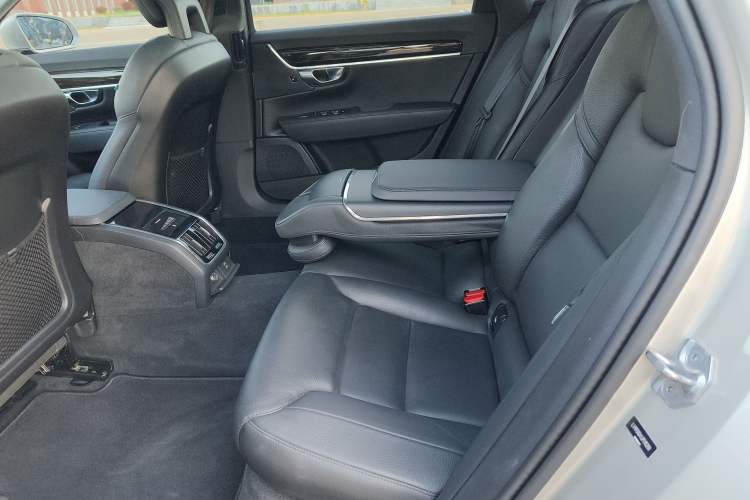 Used Volvo S90 2017 T5 Zhiyuan Edition
