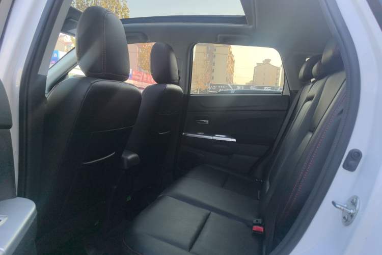 Used Mitsubishi ASX 2015 2.0L CVT Four-Wheel Drive Premium Edition