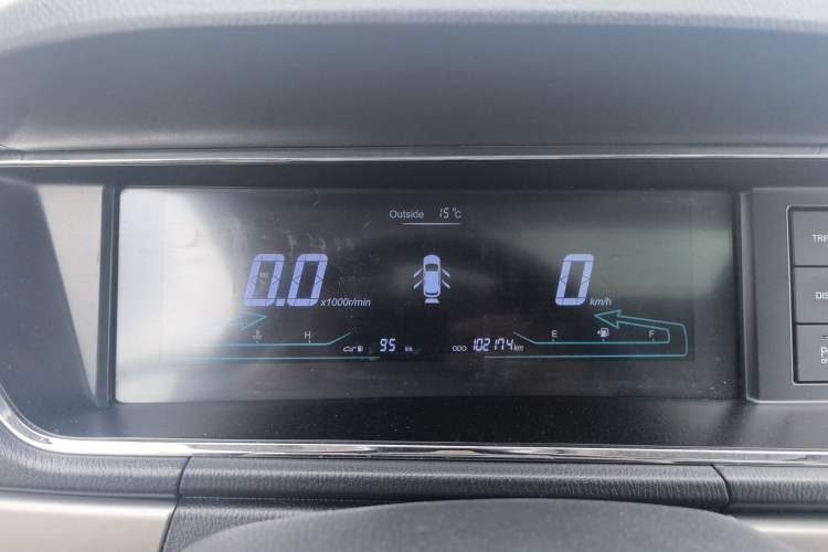 Used CHANGAN KAICHENG Oushang A600 2016 1.5L Manual Luxury 7-Seater Odometer Close Up