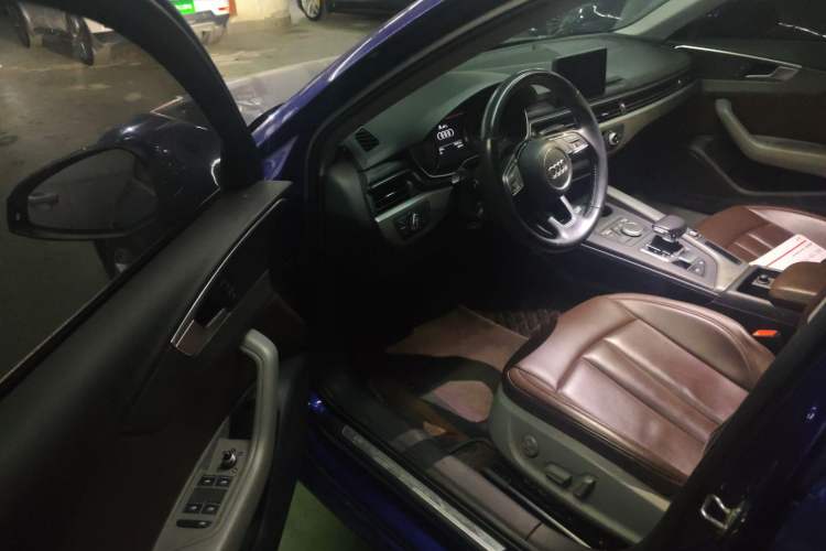 Used Audi A4L 2019 40 TFSI Ambition China VI Driver Seat