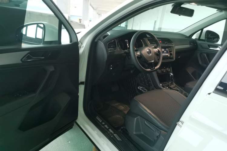 Used Volkswagen Tiguan L 2021 280TSI Automatic Two-Wheel Drive Smart Edition Driver Seat