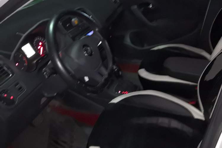 Used Volkswagen Polo 2014 1.4L Automatic Comfort Edition Driver Seat