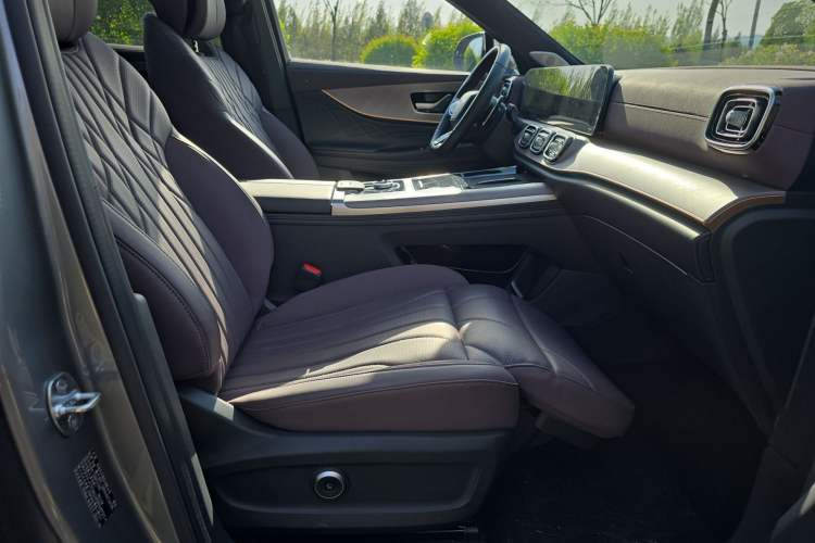 Used Chery Tiggo 9 2024 2.0T Automatic Two-Wheel Drive Ultra-Comfortable Deluxe Edition