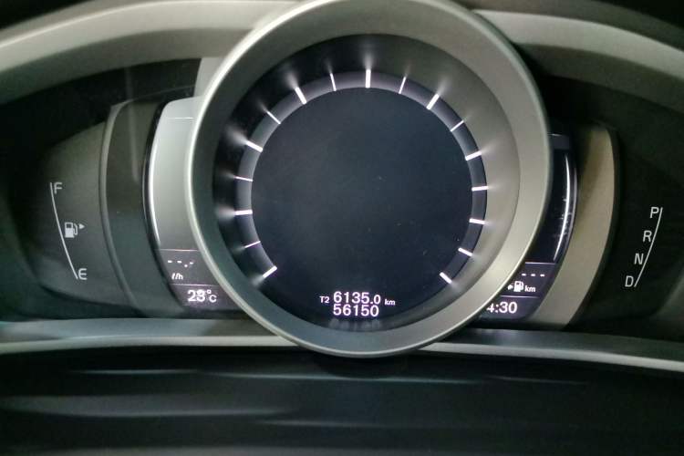 Used Volvo V40 2019 T3 Zhiyi Edition Odometer Close Up