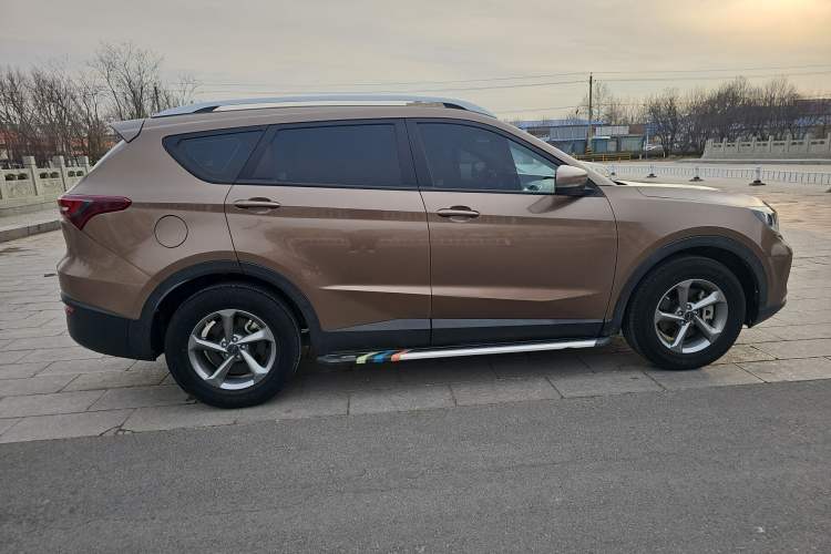 Used JETOUR X70M 2020 Revised 1.5T Manual Travel Companion Version 5 Seats Exterior 3