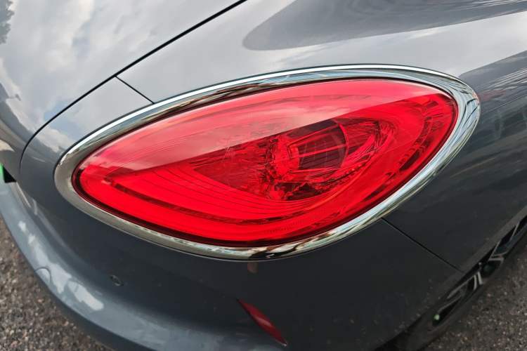 Used ORA Lightning Cat 2022 555 km Luxury Edition
