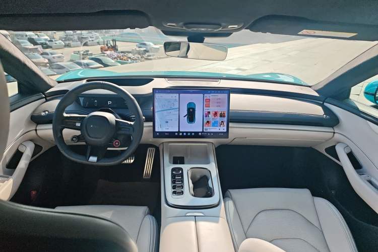 Used Xiaomi Auto SU7 2024 Four-Wheel Drive Ultra-Long Range Advanced Intelligent Driving Max Edition