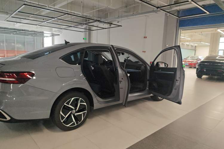 Used Volkswagen Lavida 2023 300TSI DSG Starry Sky Elite Edition