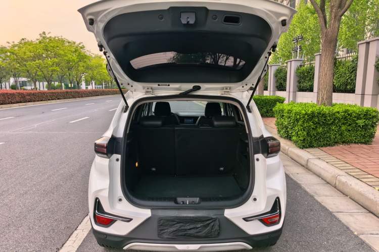 Used CHANGAN CS15 2021 1.5L Automatic Entry-Level Trim Trunk