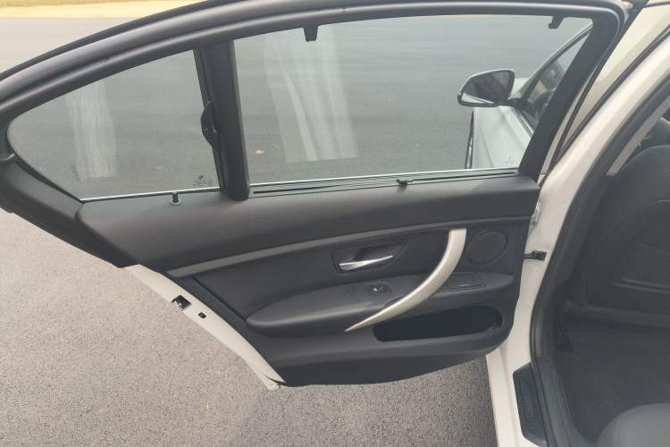 Used BMW 3 Series 2015 320Li Luxury Edition Fashion Model
