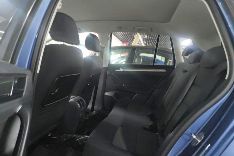 Used Volkswagen Golf Sportsvan 2016 230TSI Automatic Trend Edition