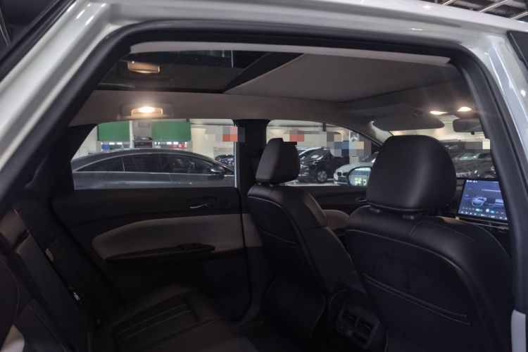 Used Venucia VX6 2023 520 Pro
