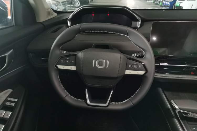 Used CHANGAN NEVO Q05 2024 Truly Delicious Version 125 Excellence Edition CATL Steering Wheel