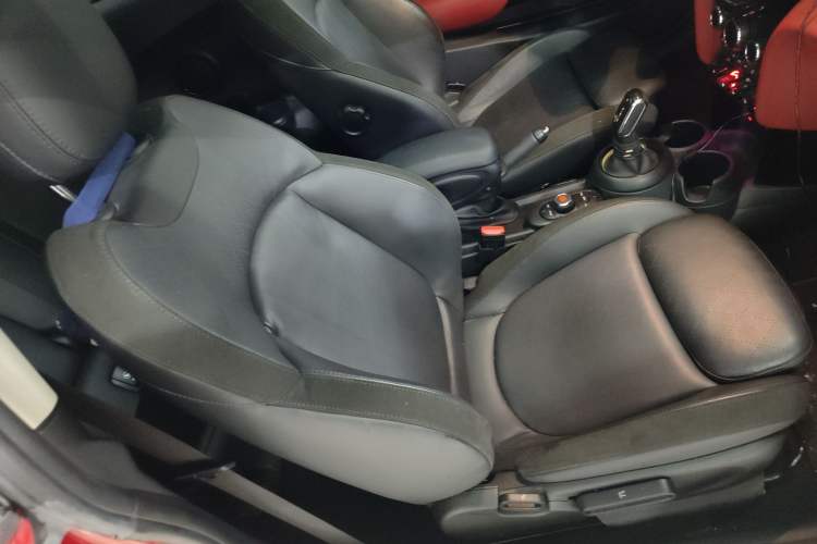 Used MINI MINI 2019 1.5T COOPER Artist