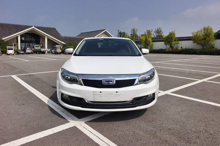 Used Qoros 3 2016 Sedan 1.6L Automatic Zhiyue Model