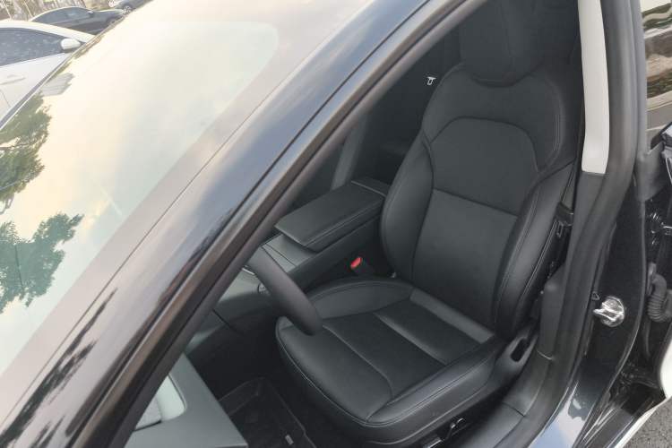 Used Tesla Model 3 2023 Rear-Wheel-Drive Version
