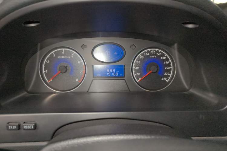 Used Geely Auto Classic Emgrand 2013 Sedan 1.8L CVT Prestige Model
