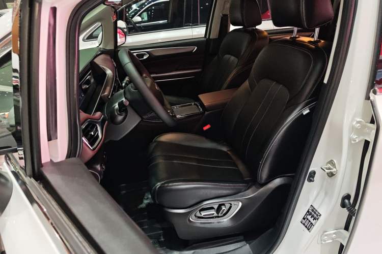 Used GAC Trumpchi M6 2023 PRO 270T DCT Luxury Edition
