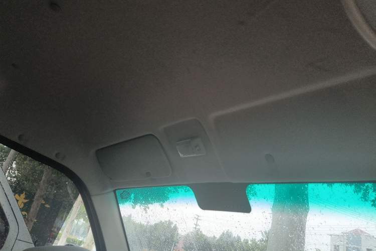 Used Jinbei Hiace X30 2023 1.5L Business-Style Van 2/5-Seater Air-Conditioned Version SWC15M