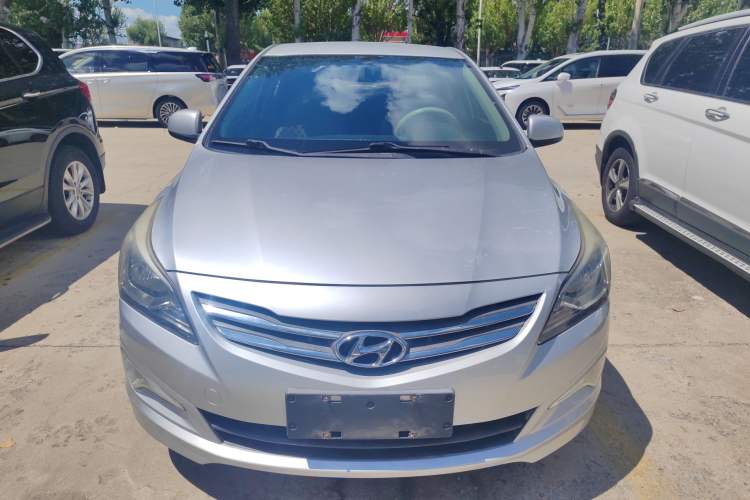 Used Hyundai Verna (older generation) 2014 1.4L Manual Smart GLS Trim