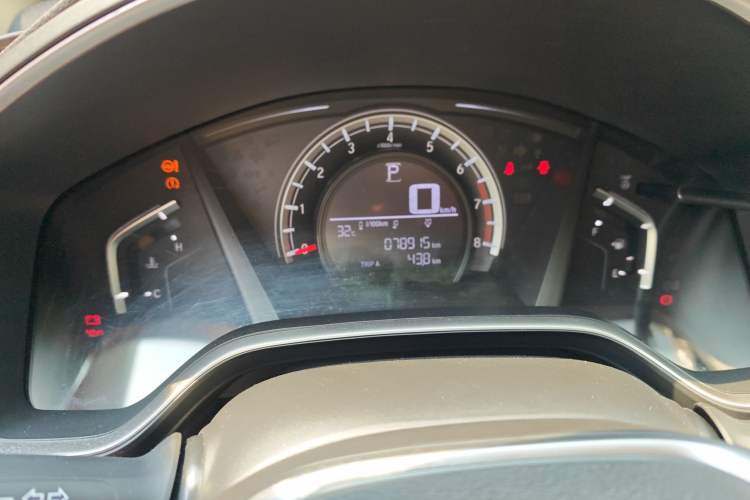 Used Honda CR-V 2017 240TURBO CVT 2WD Comfort Version Odometer Close Up