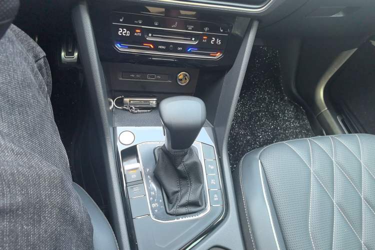 Used Volkswagen Tiguan L 2024 330TSI Automatic Two-Wheel Drive R-Line Enhanced Edition