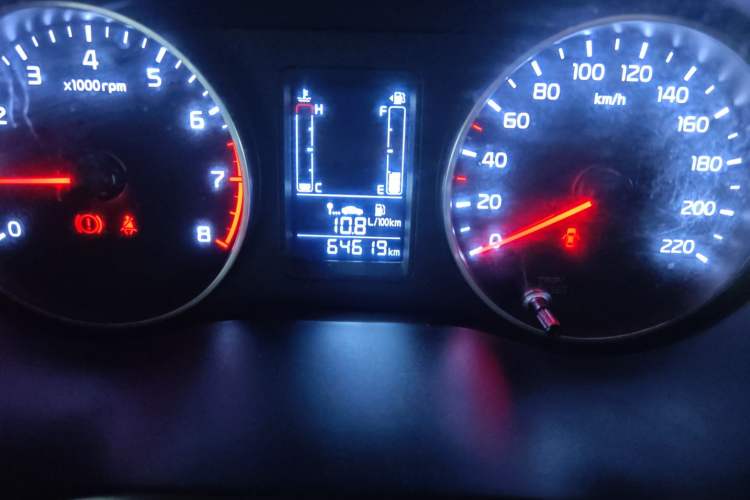 Used Kia Pegas 2017 1.4L Manual Value Edition Odometer Close Up