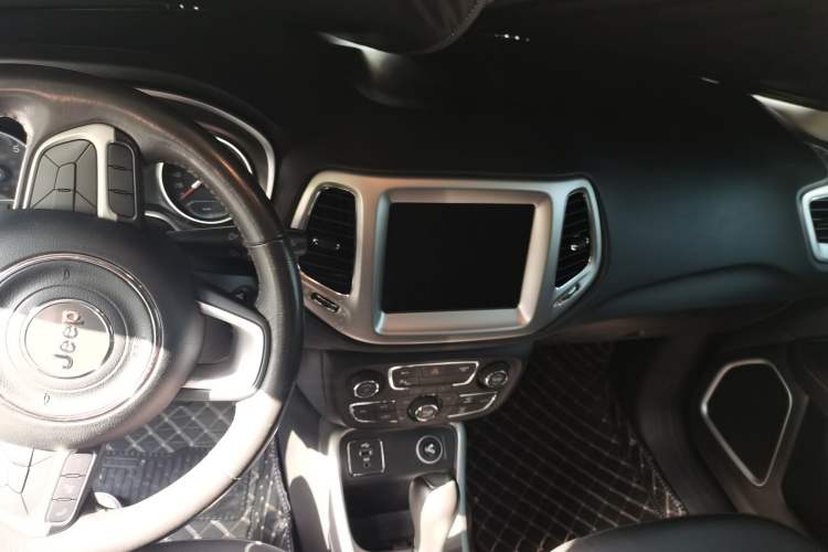 Used Jeep Compass 2017 200T Automatic Family Edition