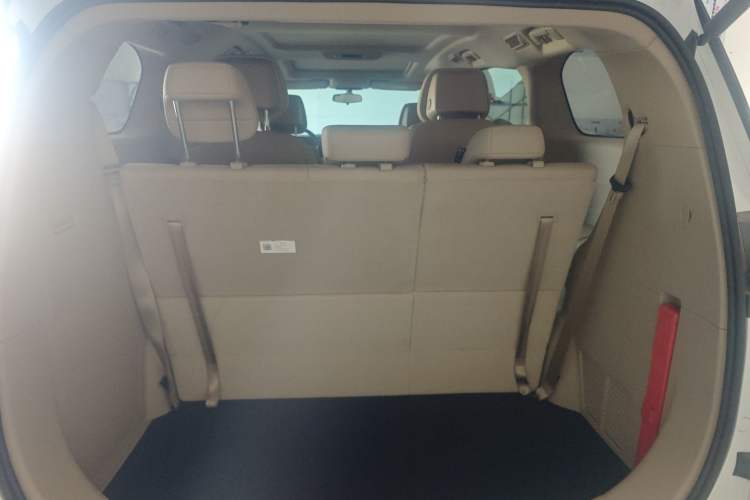 Used Buick GL8 New Energy 2025 Lushang First-Drive Edition 7-Seater Trunk