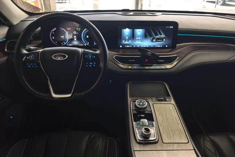 Used Ford Equator 2021 EcoBoost 225 Premier 6-Seater Interior 3