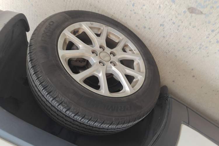 Used Jeep Cherokee 2016 2.4L Leading Edition
