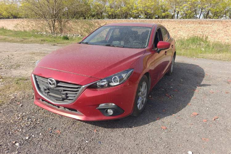 Used Mazda 3 Axela 2016 Sedan 1.5L Automatic Luxury Model