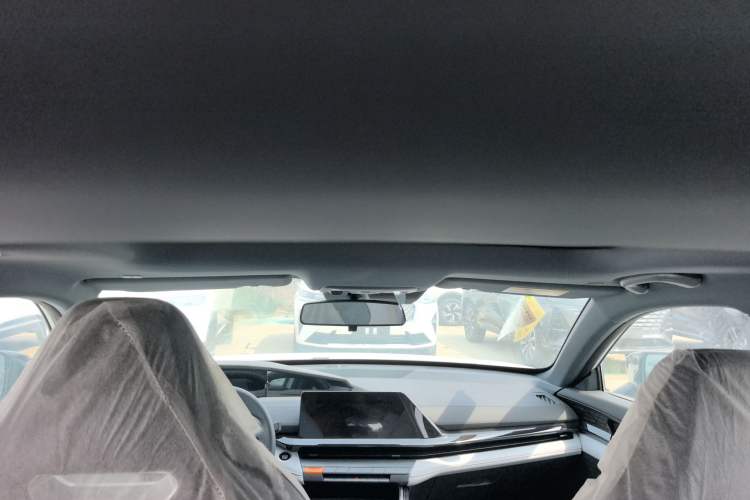 Used CHANGAN UNI-V iDD 2024 Blue Whale Smart Electric iDD 136km Luxury Model
