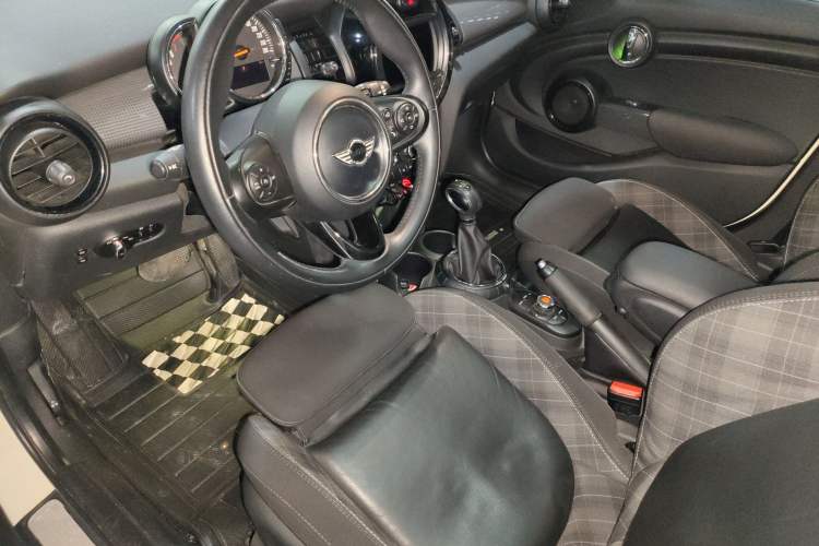 Used MINI MINI 2015 1.5T COOPER Fun Five-Door Edition