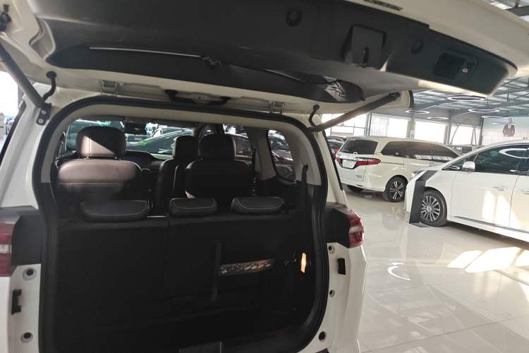 Used GAC Trumpchi M6 2021 PRO 270T DCT Luxury Edition Exterior 5