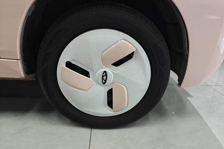 Used Chery New Energy QQ Ice Cream 2022 170km Sundae Phosphate Lithium-Ion