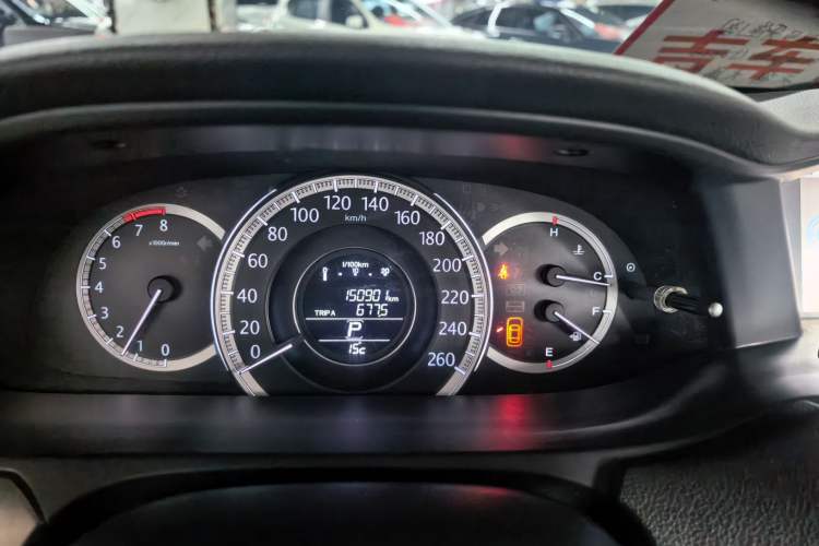 Used Honda Accord 2015 2.0L LXS Elite Edition Odometer Close Up