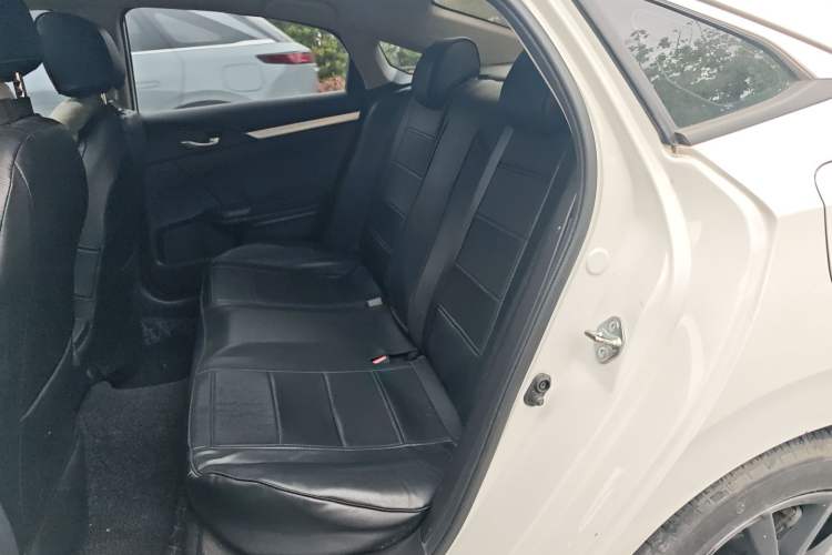 Used Honda Civic 2019 220TURBO CVT Dynamic Edition China VI Left Rear Seat