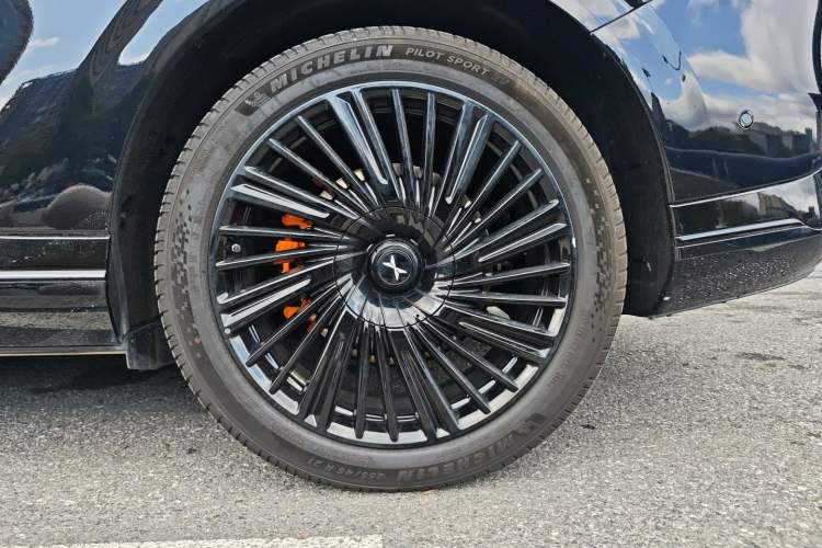 Used XPeng G9 2025 680 Ultra-Long Range All-Wheel Drive Max