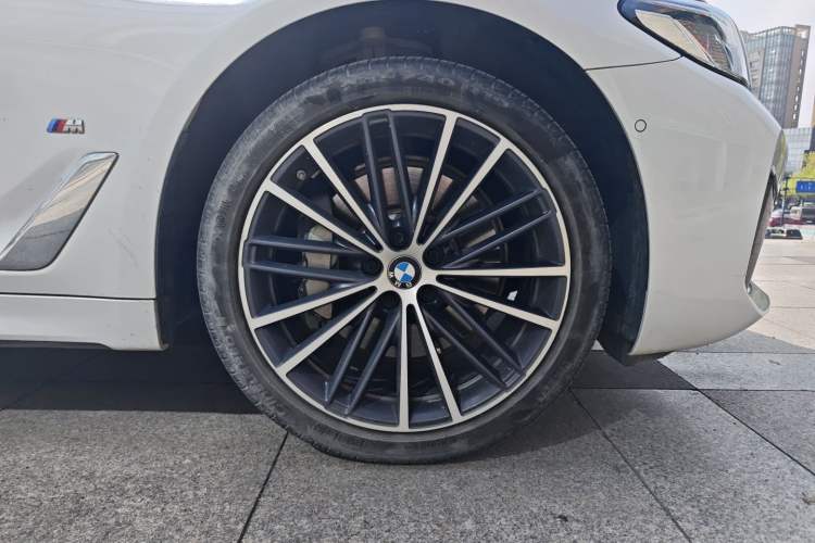 Used BMW 5 Series 2022 Second Facelift 530Li Leading Edition M Sport Package Exterior 5