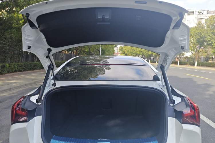 Used NETA S 2022 Extended-Range Version 1160 km Range Rear-Wheel Drive Mid-Grade
