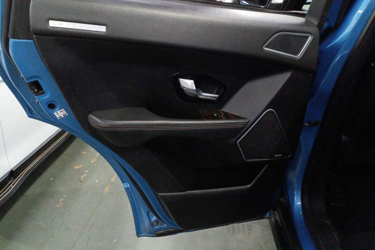 Used Land X7 2015 2.0T Panoramic Prestige Edition