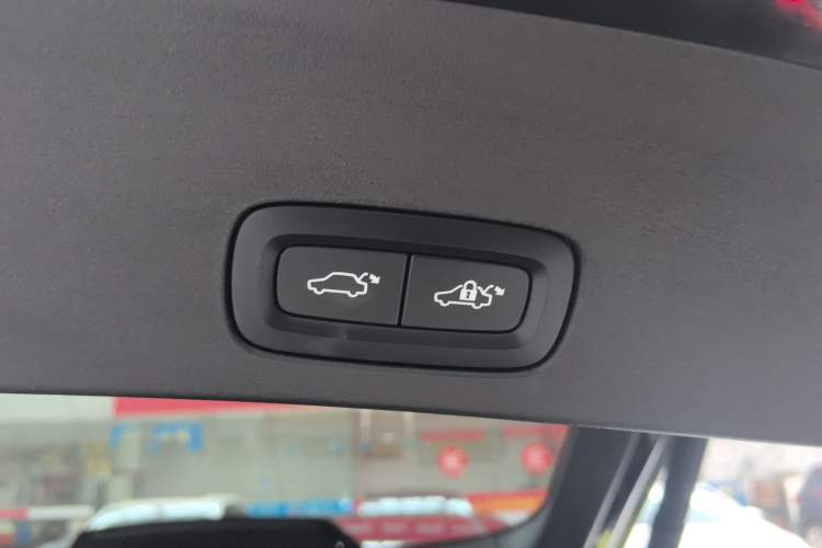 Used Lynk & Co 05 2020 2.0TD Two-Wheel Drive Shine Halo Interior 7