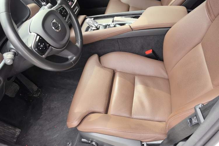 Used Volvo S90 2022 B5 Zhiyuan Luxury Edition
