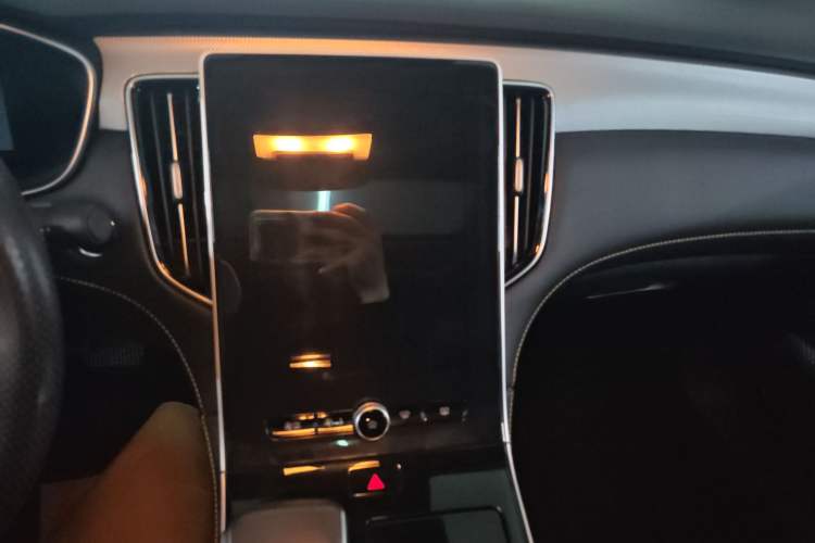 Used Roewe i6 MAX 2020 300TGI Automatic "Swell Cool Smart Drive" Edition
